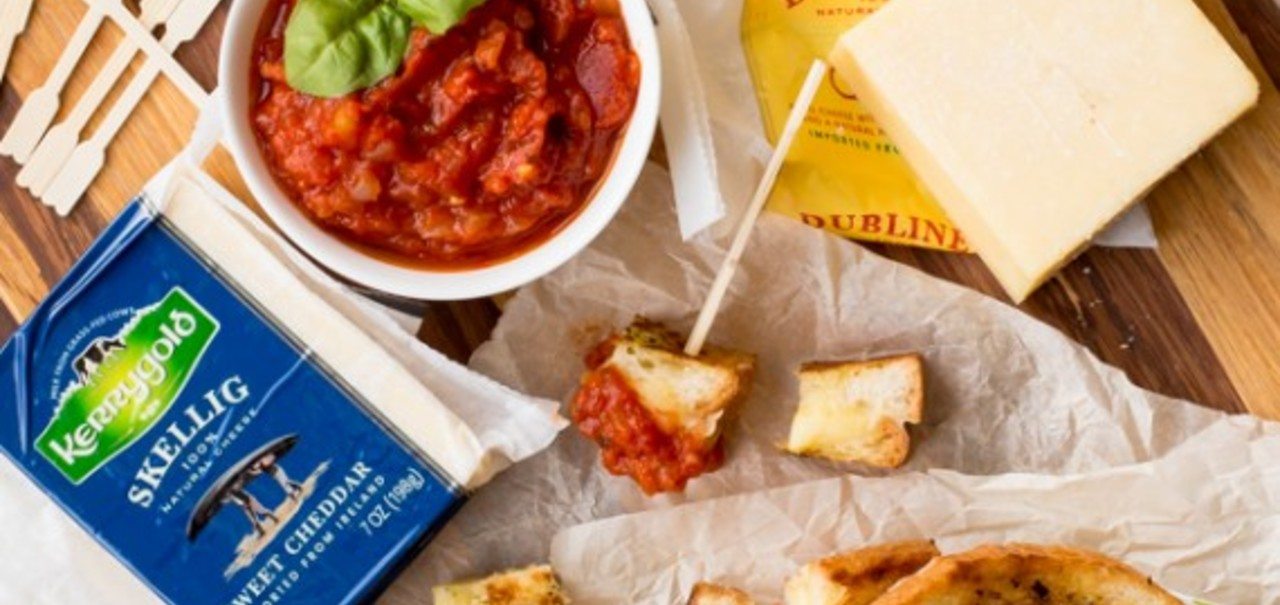 GRILLED CHEESE BITES WITH SPICY TOMATO DIPPING SAUCE Kerrygold